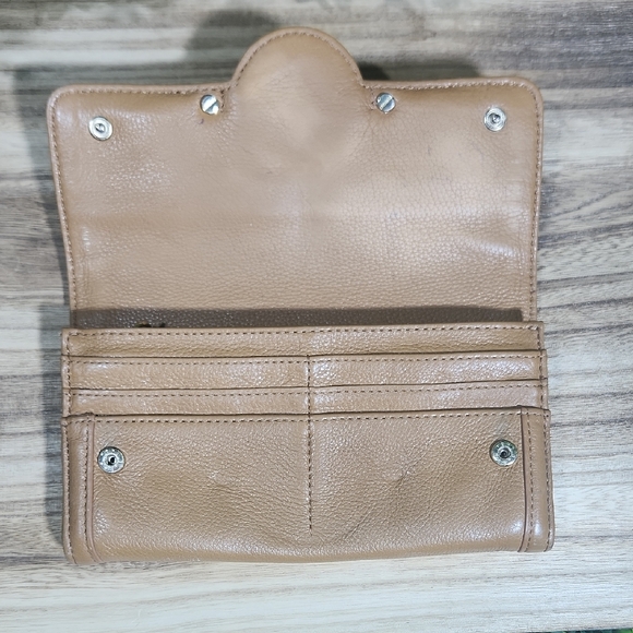 Tory Burch Tan Continental Wallet With Snap Closure - Picture 4 of 17